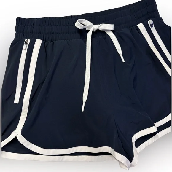 Beyond Yoga Dark Blue & White “The Course” Athletic Shorts - Picture 2 of 6
